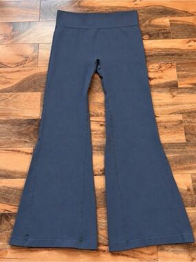 OQQ Women’s XL Gray Ribbed Flare Leggings High Waist Yoga Pants Athleisure